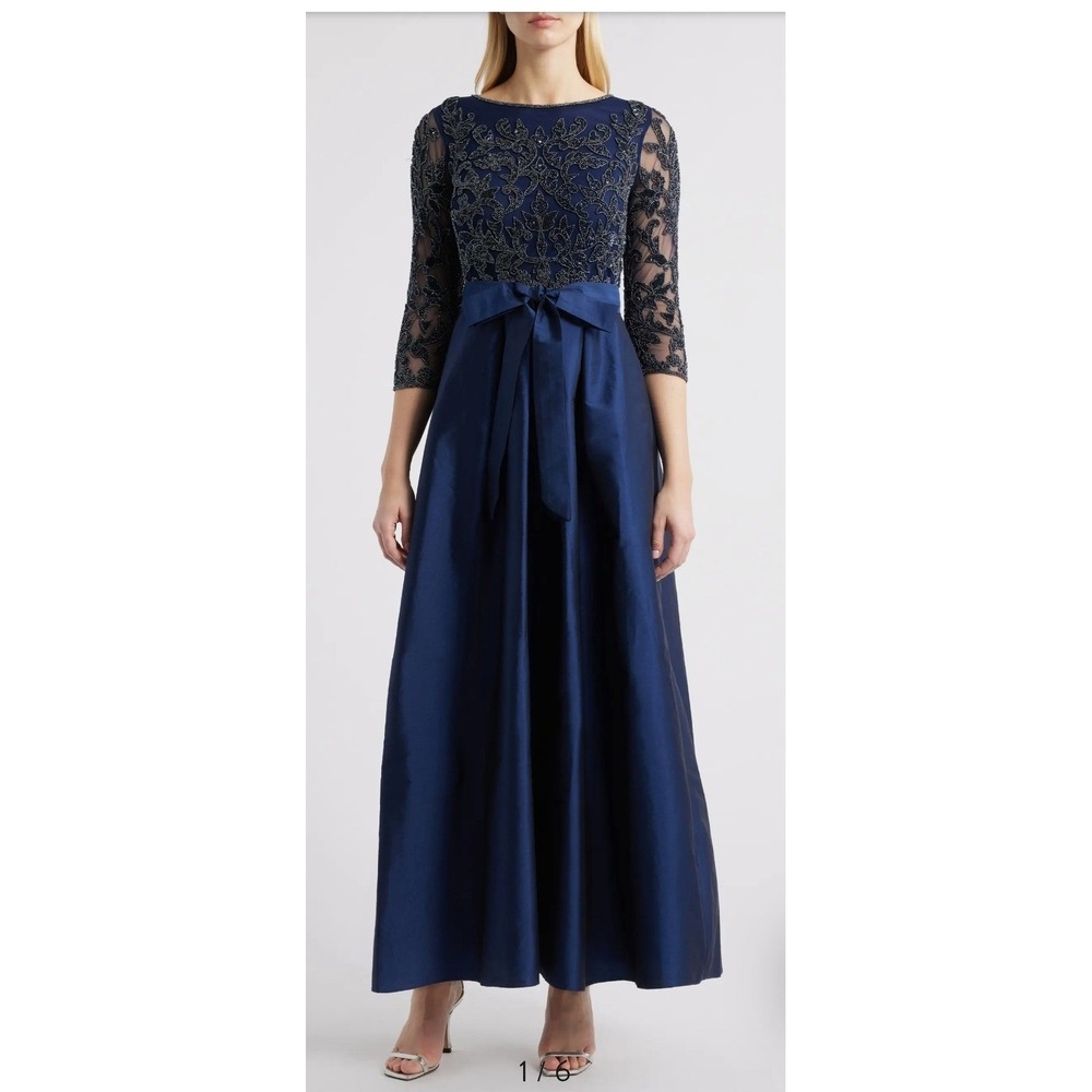 Pisarro Nights Navy Beaded Lace Gown Formal Evening Occasion Size 10